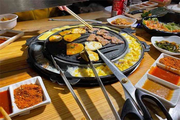 韩味炭火烤肉加盟