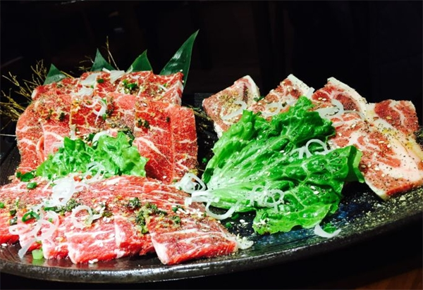 酒井炭火烧肉加盟