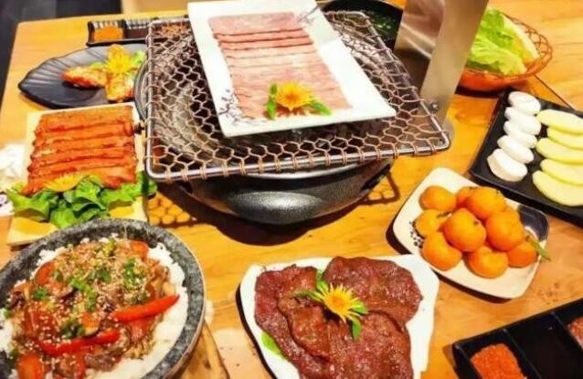 围炉夜话炭火烤肉