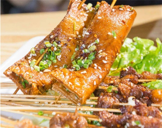 尔虞我炸乐山炸串