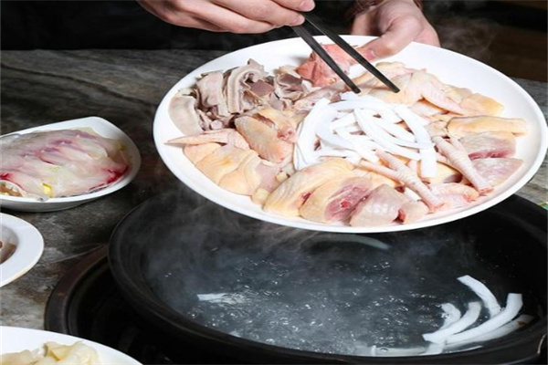享乐吧椰子鸡烧烤加盟