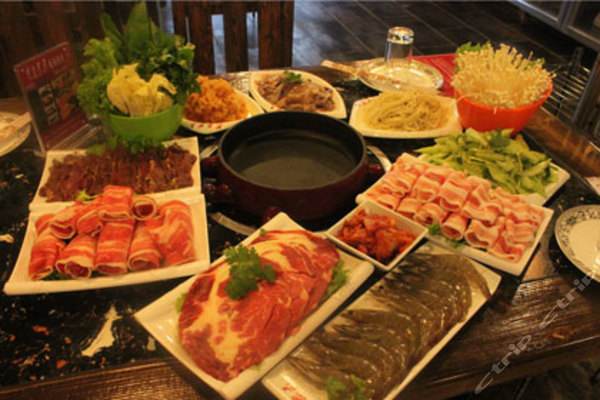 好吃得一哔烤肉饭加盟