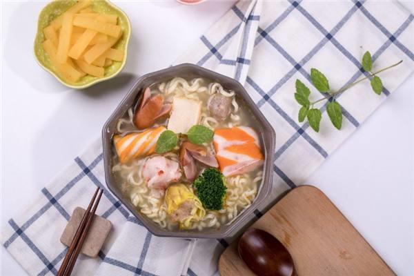 面小蟹泡面小食堂加盟