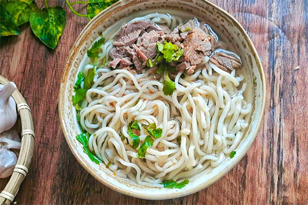 井汤牛肉面加盟