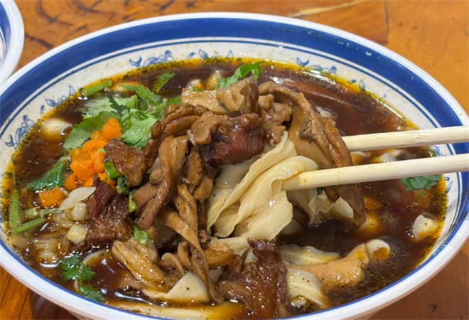 雅园牛肉面馆