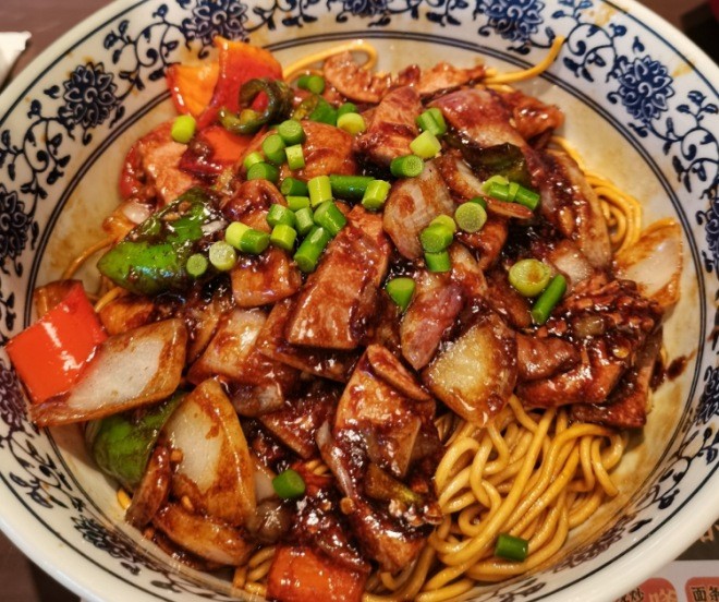 可劲造老麻面馆加盟