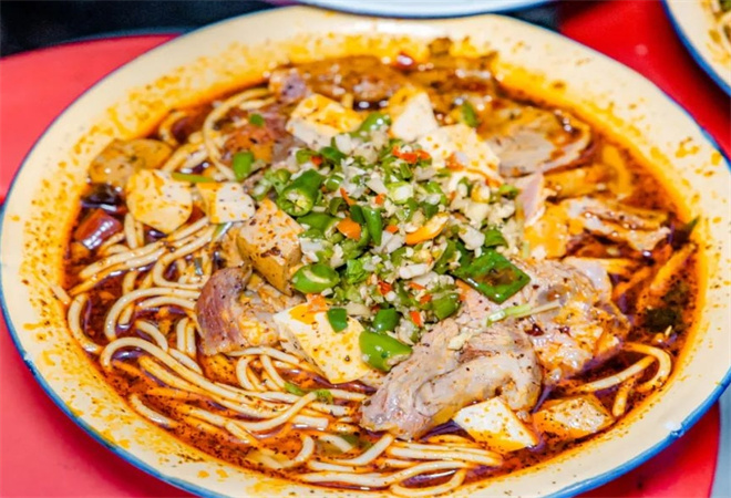 真老大剁椒牛肉面 真老大剁椒牛肉面