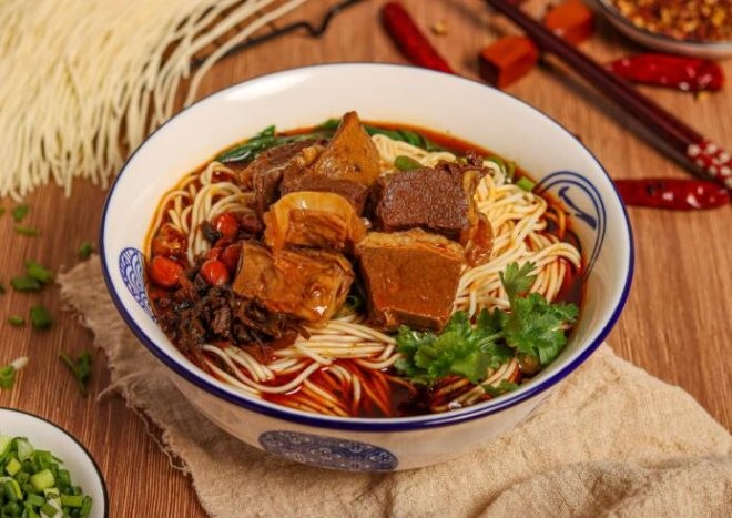 麦千碗私藏牛肉面加盟