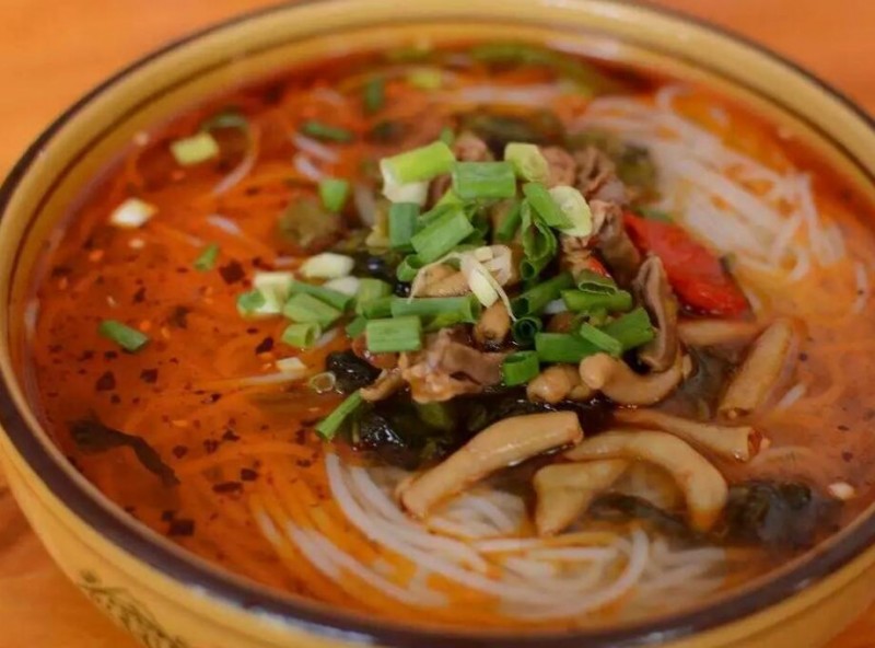 泡椒鸡杂面 泡椒鸡杂面