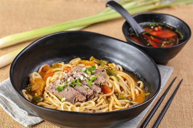 冯妈妈纯汤牛肉面