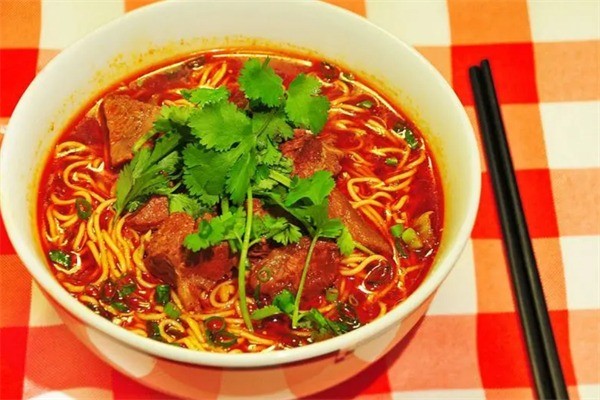四两哥牛肉面加盟