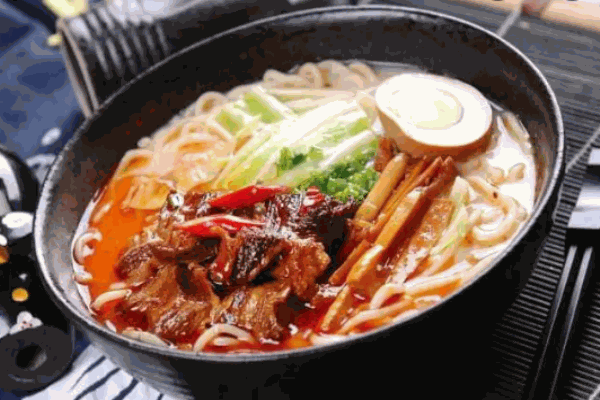 传牛牛肉面加盟