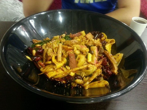 辣椒快跑麻辣香锅加盟