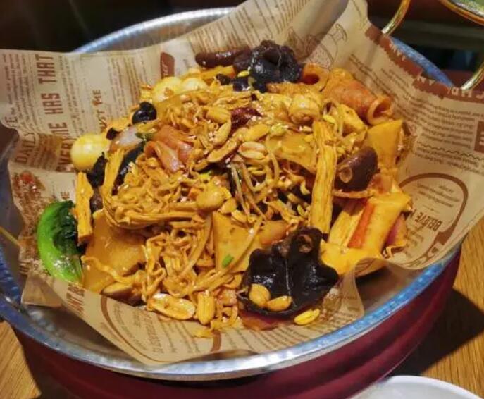 红渡小香牛肉麻辣香锅