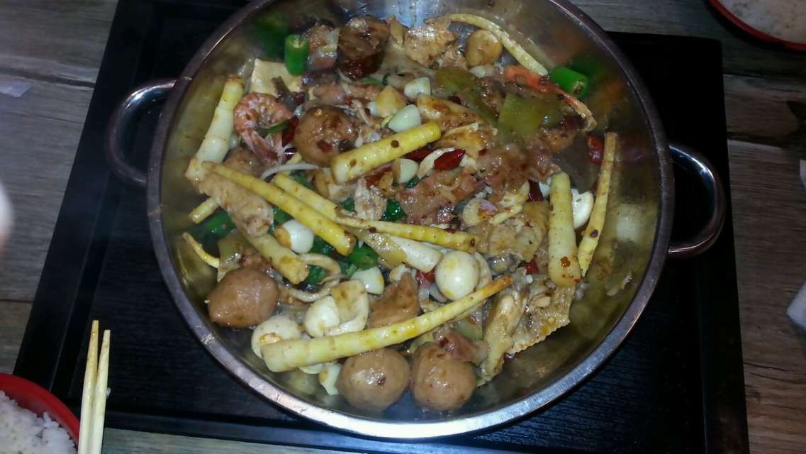 椒点麻辣香锅加盟
