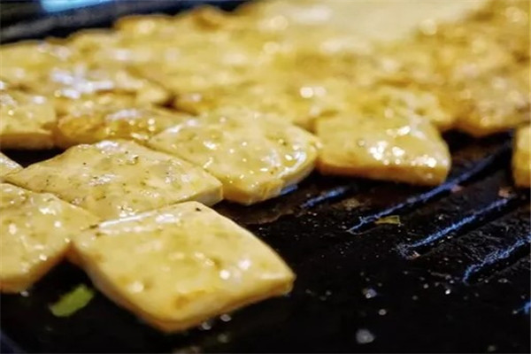 Miss黄奶茶瓦片烧加盟