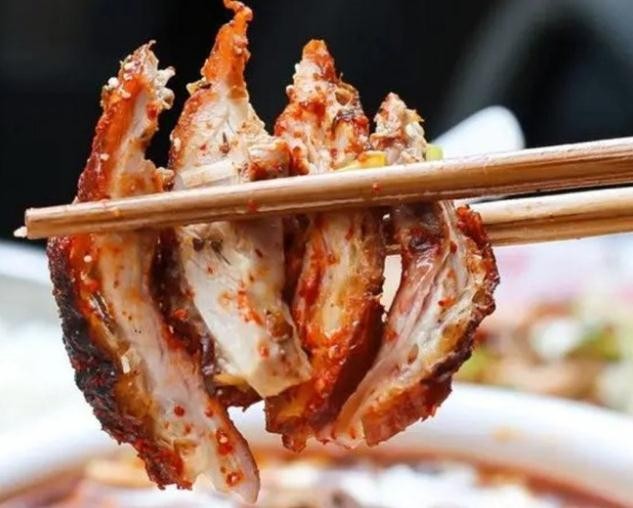 钢一区伍妹冒烤鸭