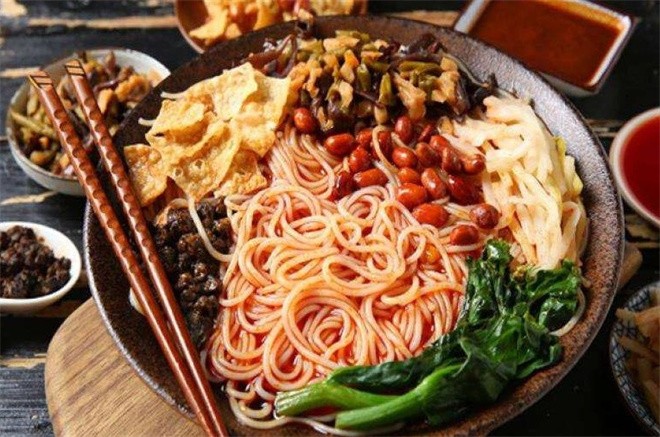 红松叶螺蛳粉