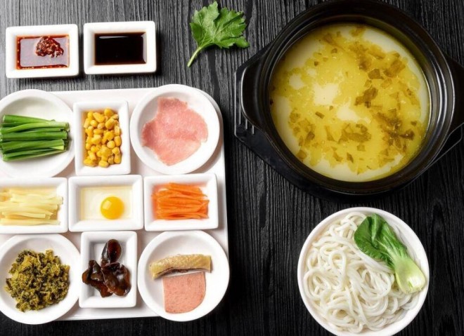 沁麦源过桥米线加盟