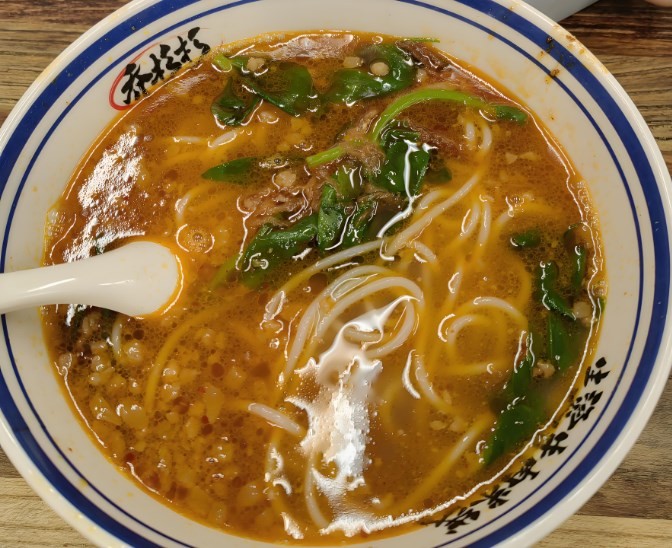 乔杉杉生烫牛肉米线