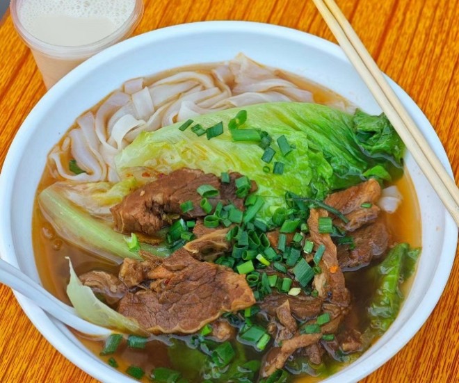 好大碗牛腩粉加盟