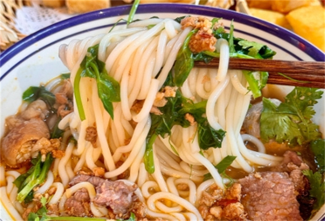 郑得鲜鲜烫牛肉米线 郑得鲜鲜烫牛肉米线
