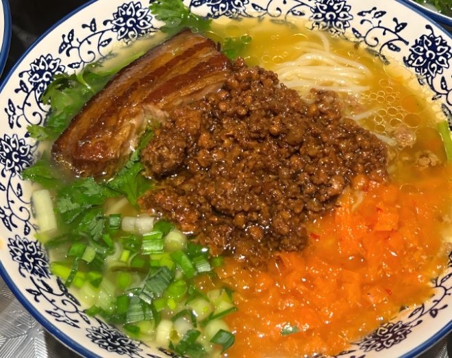 沫晓北烤肉筋肉酱米线加盟