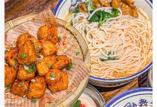 孙教头生烫牛肉米线加盟