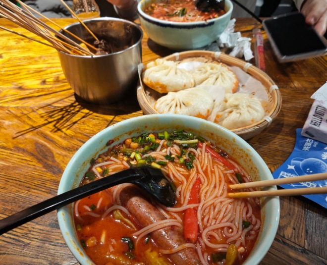 李豁子臭豆腐米线 李豁子臭豆腐米线