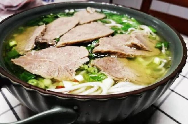 犇青丘黄牛肉米线加盟