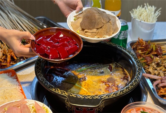 蛊中签小郡肝串串香加盟