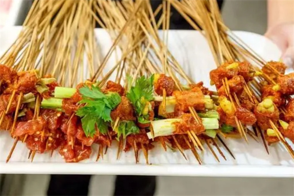 鸿鼎香串串加盟