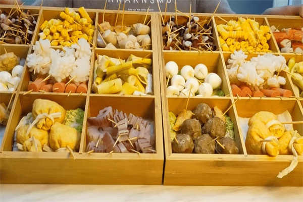 九宫格串串香加盟