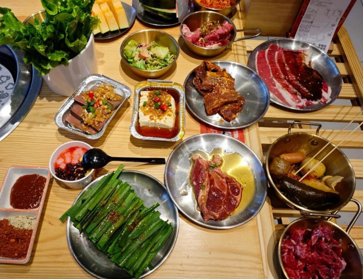 韩金阁自助火锅烤肉加盟
