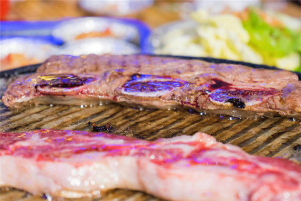 地桌烤牛肉加盟
