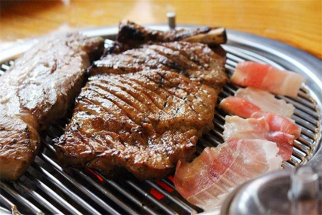 炭火烤肉 炭火烤肉
