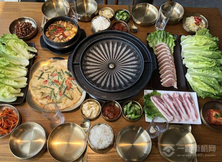 三岁牛烤肉加盟