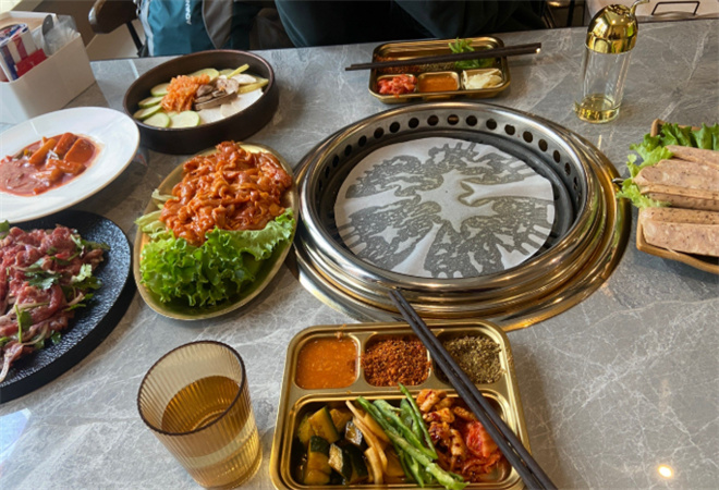 半酒窝朝鲜家庭烤牛肉加盟 半酒窝朝鲜家庭烤牛肉加盟