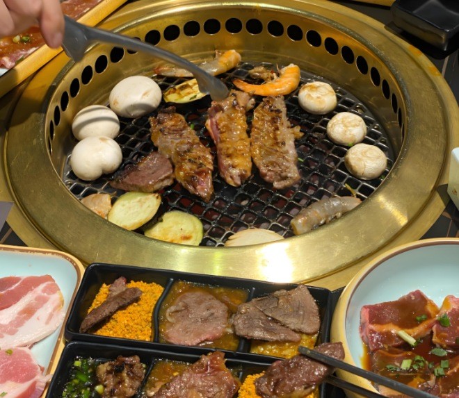 金石牛自助烤肉加盟