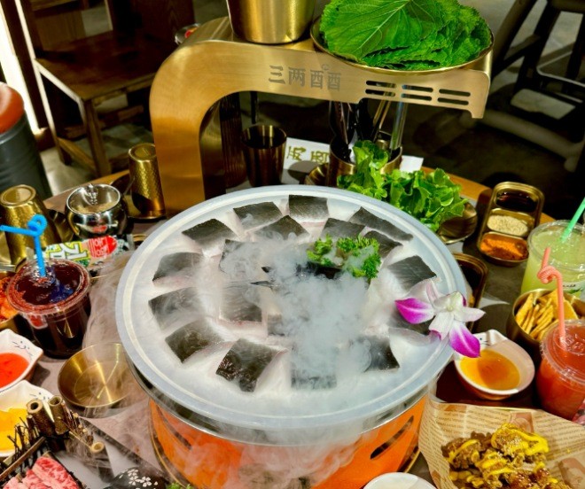三两酉酉烤肉烤鳗鱼公社加盟