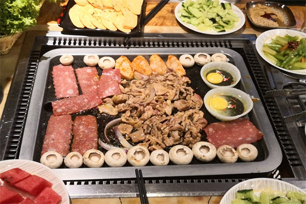 石缘石板烤肉加盟