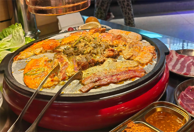 打铁匠自助烤肉加盟