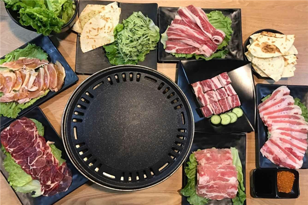 铁粉儿炭火烤肉加盟