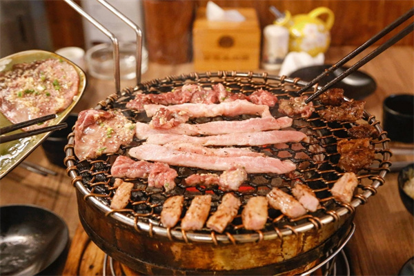 酒石烤肉加盟