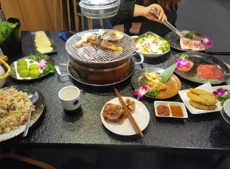醉火烧泥炉烤肉加盟