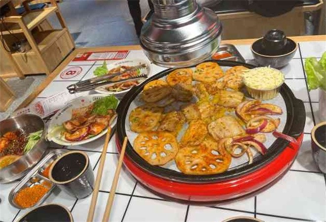 名豪自助烤肉加盟