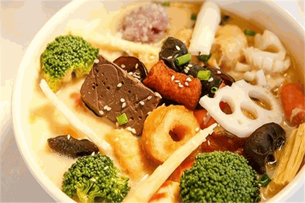 蜀逍肴麻辣烫加盟