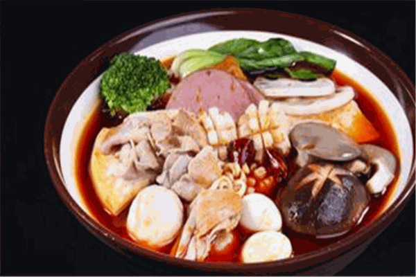 鑫枫林砂锅麻辣烫加盟