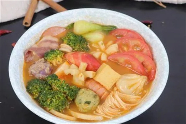 椒凤麻辣烫加盟