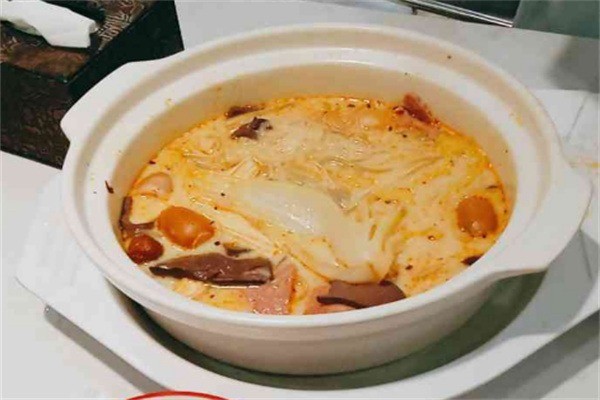 小妹砂锅麻辣烫加盟